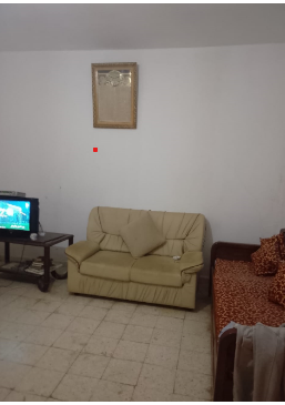 Maison de ville à Oued Ellil quartier Warda  Gros potentiel